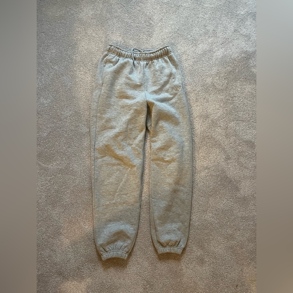 NWOT Alo Accolade Sweatpants